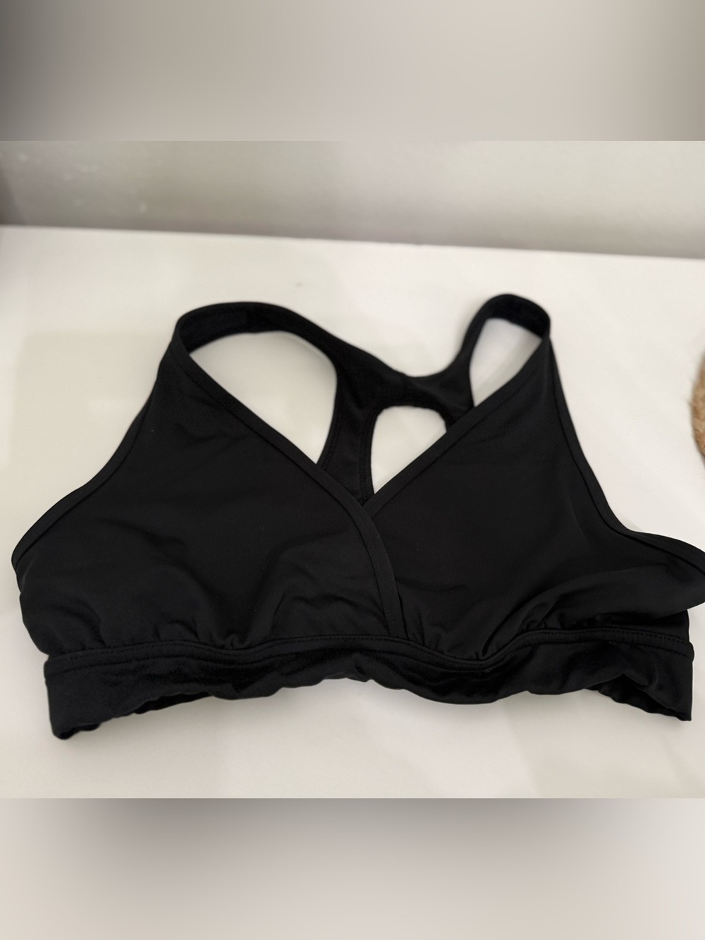 Handful Black Sports Bra Womens Sz Medium Big V Racerback Yoga Gym